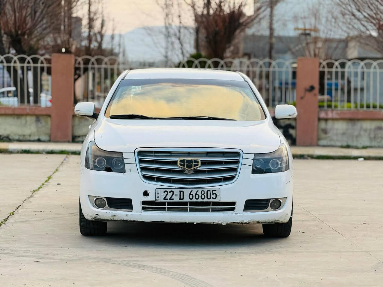 جیلی ئێم گراند 8 بێ بۆیاخ 2013 گێرو مەکینە کامری سەنەوی بەسەرچووە ڕەقەمی باریکە بەناو خۆمەوەیە وەکالە دەکەم بە ناوتەوە  گێرو مەکینە و تەبرید بەشەرت کارەبای کامل بەشەرت سۆنەرم داناوە 68 گەڵا معامەلەیەکی کەم 
تکایە موشتەری نیت تێل مەکە لەگەڵ ڕێزم 
سەیارەکە بێ بۆیاخە 
شوێن . شارەزوور . زەڕایەن 
*********** = *********** حلبجة, السليمانية
