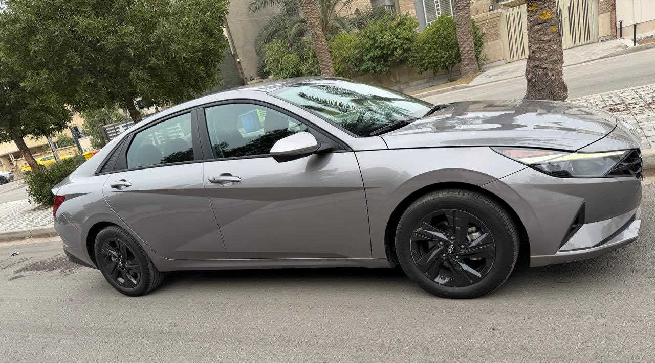 النترا  2023 وارد امريكي  رقم بغداد بصمه قيادة ذاتية 
داخله للعراق كلين وهنا صار بيها صبغ جاملغ وباب صفحة اليمين حادث خفيف .دعامية الخلفية للجمالية ماشية ٣٤ الف ..سيارة جديدة. 
مكانها بغداد
السعر / 160 وبيها مجال
الاتصال/ ***********
