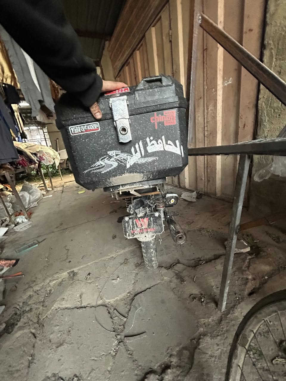 سلام عليكم يرانية 25للبيع كلة شغالة ما مفوح بيه برغي عزك غسلة وبك لايت وساير زوج بس وراق كاملة مكاني بغداد زعفراني *********** سعر ٦٥٠
