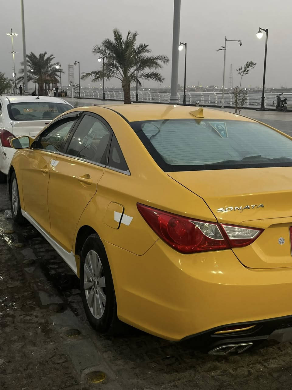 السلام عليكم اخوان سياره سوناتا للبيع مديل 2011 السياره حلوه ونضيفه صبغتهة جديده و دواخل جدد وحداده نضيفه السياره وارد امريكي مكينه 2400 راعي السياره ناصريه و السياره موجوده بالبصره ابو الخصيب البهادريه السعر المطلوب 88 وبيهة مجال قليل بخدمة الطيبين للتواصل الاتصال على الرقم ***********
