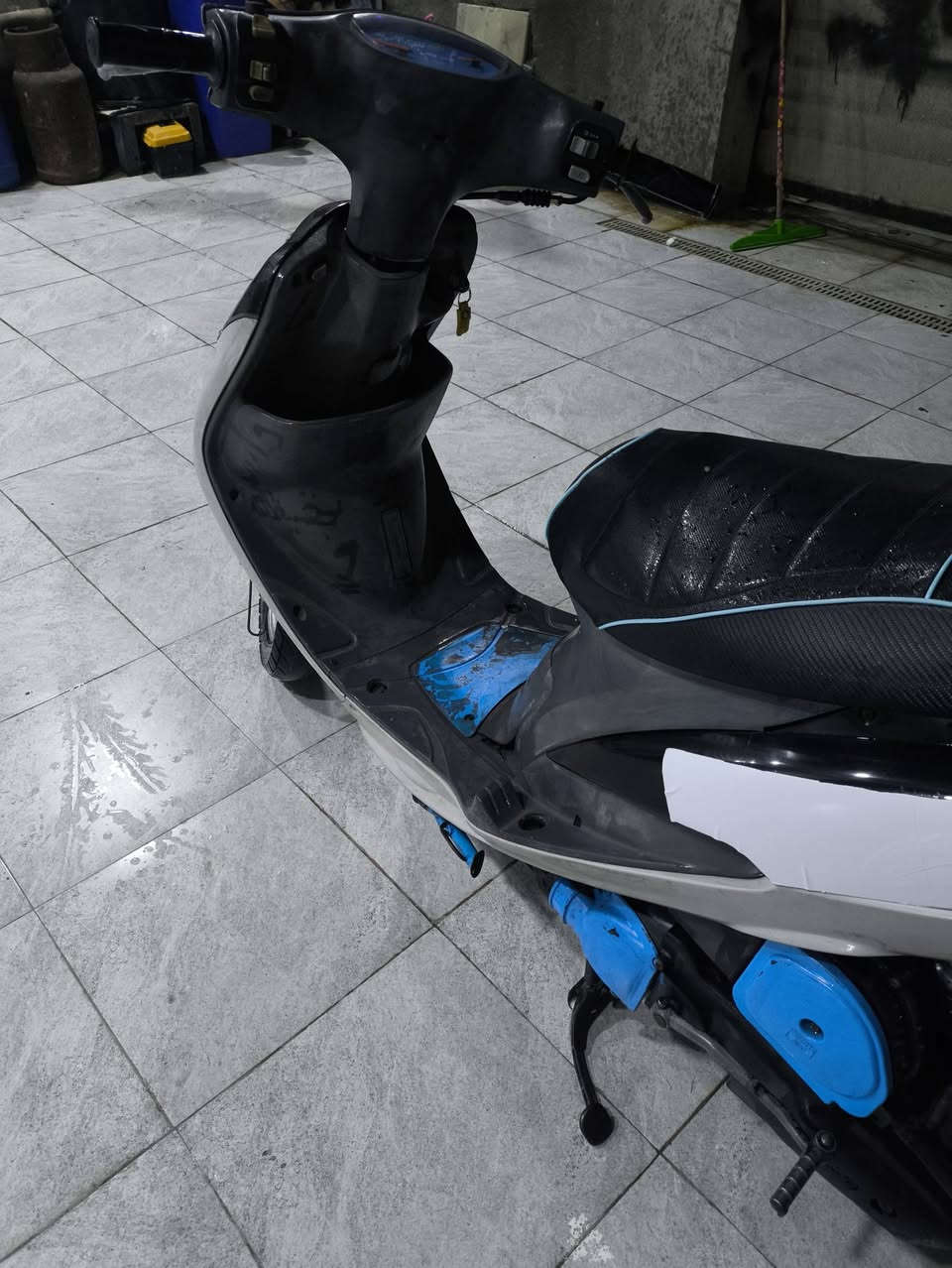 سلام عليكم دراجه برغي مامفتوح بيه ب650 وبيه مجال كله شغاله من طول لطول
رقمي ***********
