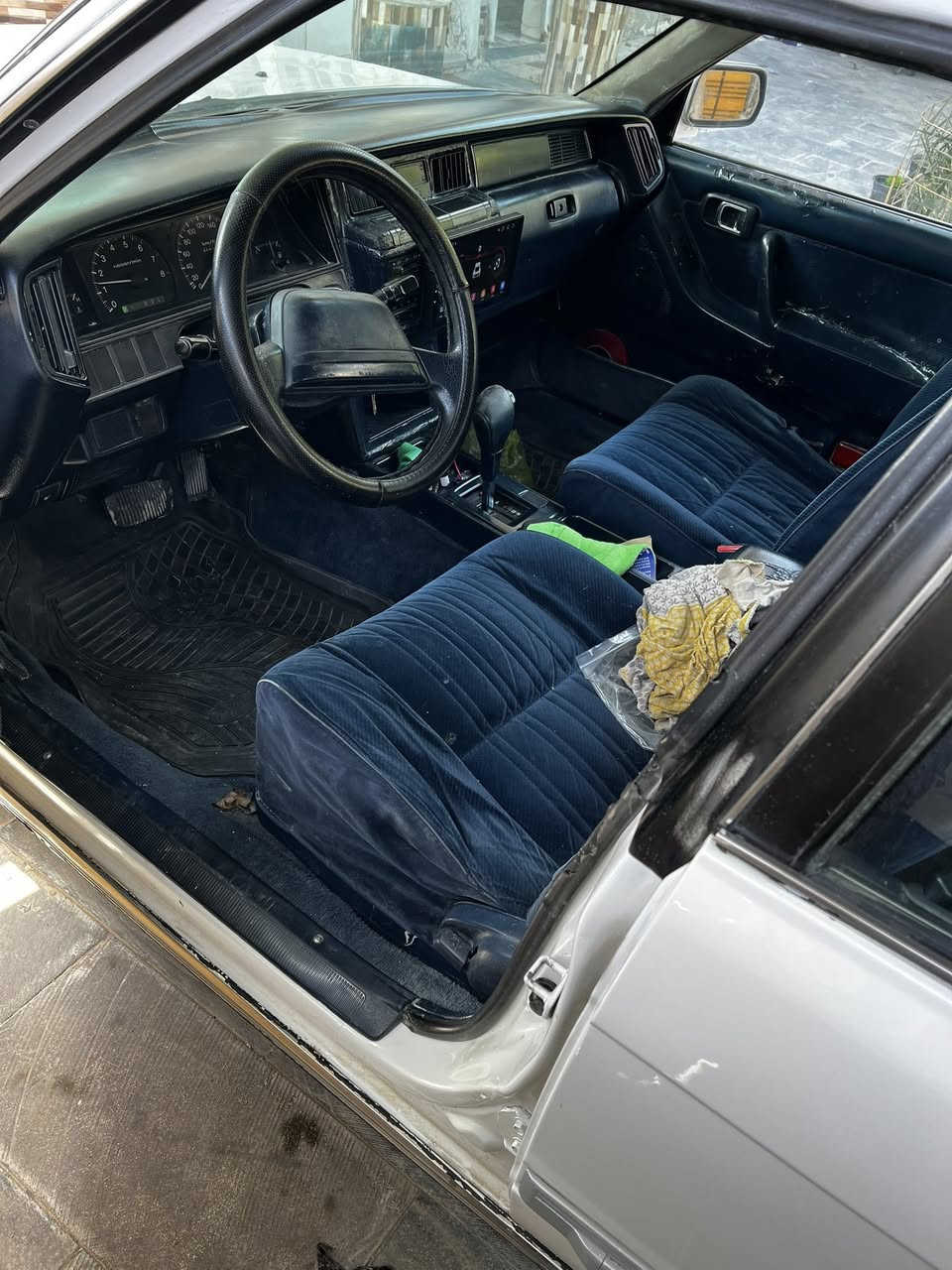 من رخصه الادمن❤️ سلام عليكم كراون سوبر سيدان موديل (87) سياره محرك3000ديلكو بطه سياره تخم تاير تبريد شغال صدر نضيف كهربائيات كله شغال لايتات جدد بك لايتات جدد لايت زنون عالي ناصي غرفه نضيفه وحلوه رقم انكليزي تحويل ثاني يوم مشروع وطني بأي مكان تحول سياره مصبوغه عام جماليه رقم صلاح دين انكليزي 
مكان السياره بغداد ابو غريب 
رقم ***********
السعر (60)
(كلشي اكو بسوك❤️)
