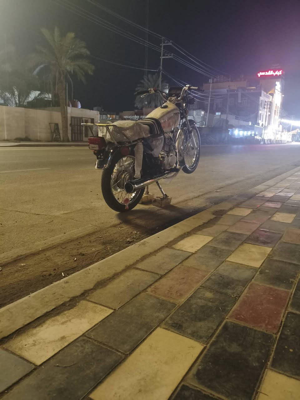 سلام عليكم مكلفه بنشر متوازي وريد ابيع مديل25وراق بسمي وصل لمعرض
مكاني كربلاء حي العباس مقابيل عامود 6 سعرهة 400وبيهة مجال الستفسار ***********
