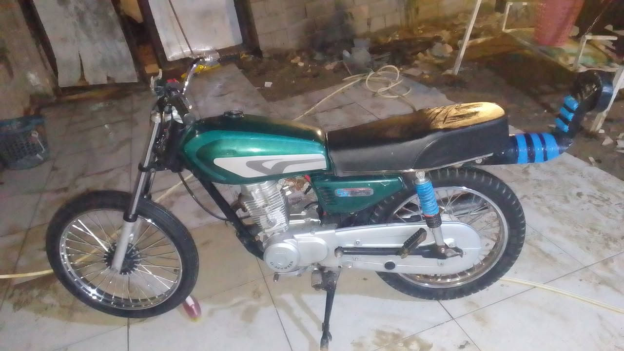 سلام عليكم دراجه للبيع كلك شاصي 23مكينه 24 وتعميره 25 سعر 500 مفتوحة ولفات والدراجه  شلعه شك الكاع ومعدل رقمي ***********
