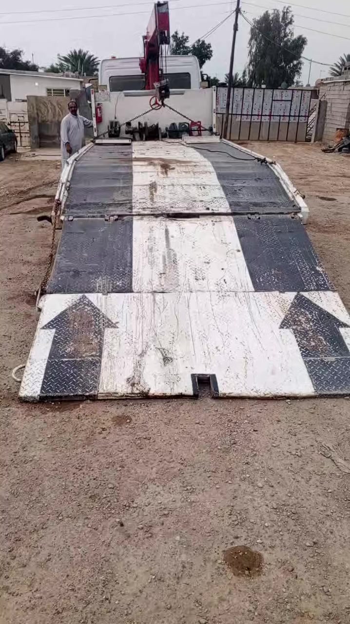 للبيع بدي سطحه باب دفتري وونج هيدروليك الطول 6.10 والعرض 240
مكانه كوت شيخ سعد  شارع العام السعر  12 وبي مجال  ***********
