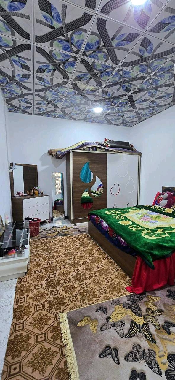 بيت للبيع يصلح حسينيه بسيد اسماعيل طابقين أربع غرف نوم صالتين واستقبال ومطبخ وحديقه ودرج خارجي الطابق الثاني سند 25 المساحة 200 رابع فرع عن الشارع العام مال الزوار
