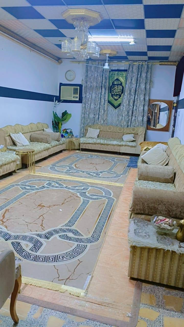 : بيت طابو ٢٥٠متر بلمشراك قريب للشارع العام نظام شقتين كراج حديقه منطقه تبيلط مجاري بناء حديث درج داءري عدد غرف ٦منام مع مجمع حمامات داخلي وخارجي
[ اقرب نقطه معد الياس العالميه في المشراك 
بصره
فقط للبيع
ت
***********
***********
العنوان 
بصره المشراك قرب السنتر
الثالث
قرب معهد الياس العلميه المشراك
تعالوا وشوفوا 
البيت باسم واحد
