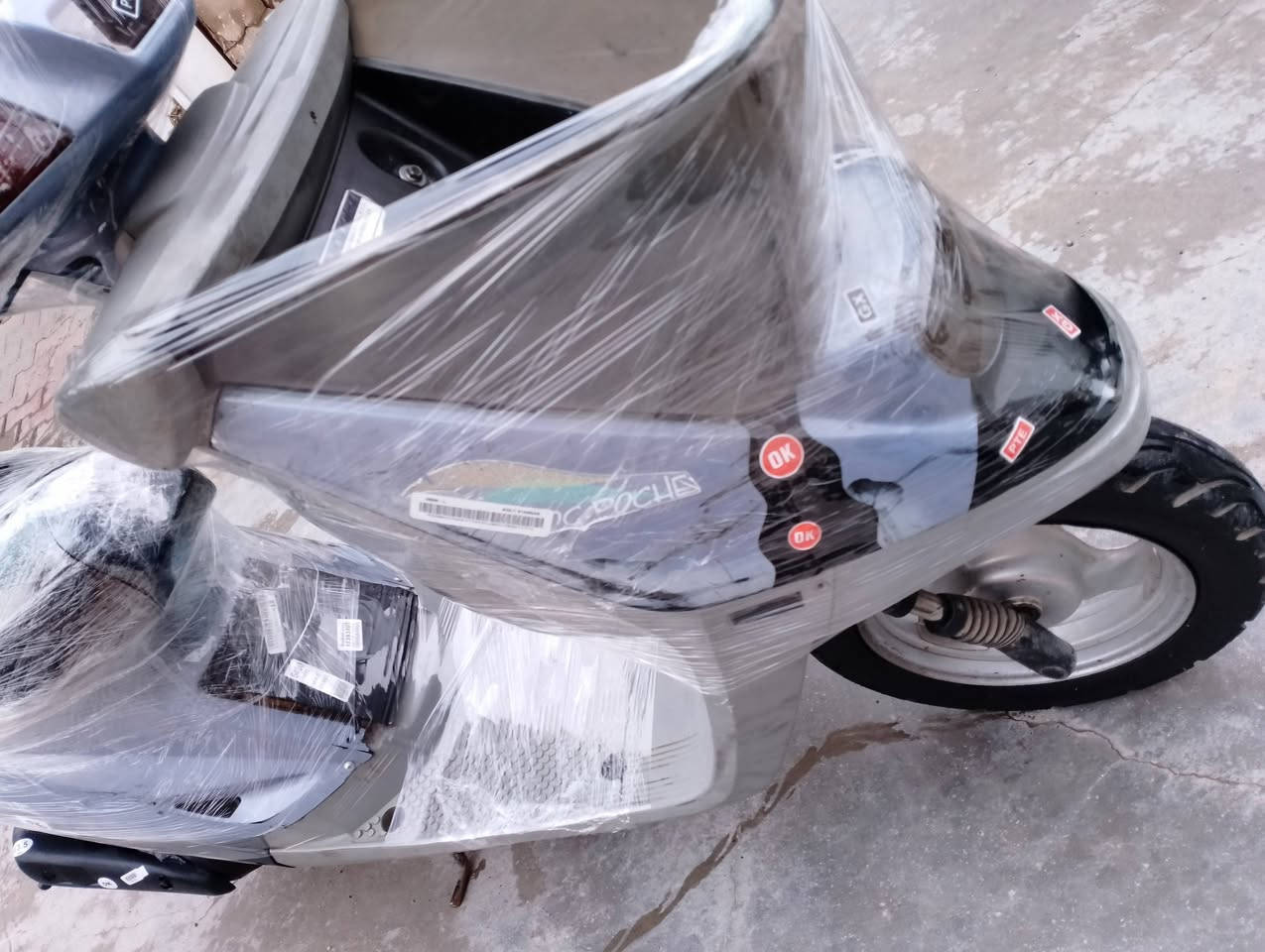 سلام عليكم يماهة نكره سلف كهربايت كله شغاله لايت زينون اشاير هورن كفراته نضيفه شاصي  بل شرط اكسل بلشرط صواته ناعم سعر 220 اوبيه مجال ***********
