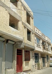 دار هيكل للبيع مساحته ٤٢م واجه ٤م ٣طوابق ٤ نوم صاله مطبخ معزول حمامات ...
