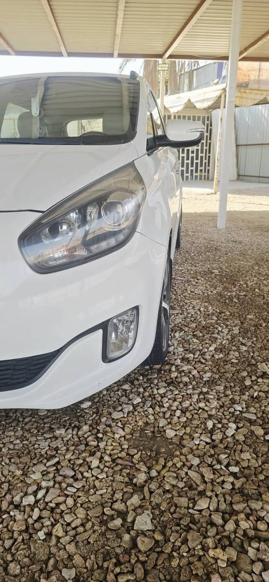 كيا كارنز 2014 خليجي رقم اربيل نكليزي تحويل وكاله مجاني   السياره  ✅ . 7 راكب
محرك 2000 دوش
لايت دوار
حساسات خلفيه
نظام ايكو تقليل صرف البانزين
ABS
تحكم استيرن
مري شفط
ثلاثه وضعيات قياده
ويل كب 17
لايت لد 
قطعتين تبريد
حاكيه بلوتوث
امامي خلفي دسك
السعر 130وبيها مجال بسيط
***********
 مكان السياره الدوانيه
