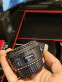 عدسة كانون Canon EF 50mm f/1.8 STM   نظيفة و معروفه فول عزل  و تشتغل ع...