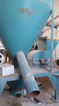 جاروشه للبيع 5 طن بل ساعه نضيفه استعمال قليل الاستفسار تصال 0774106611...