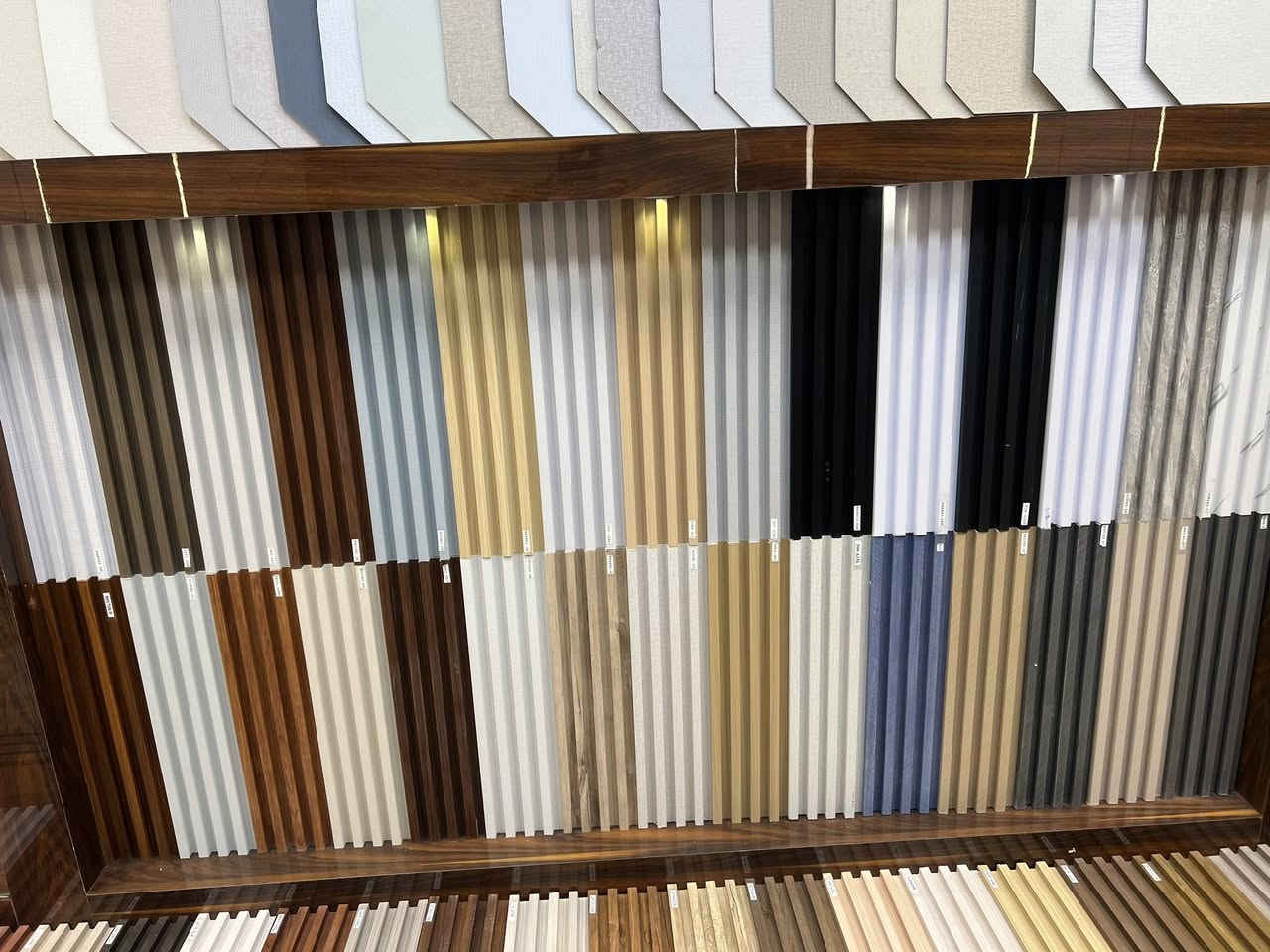 🚨 تنويه مهم 🚨  
🔹 للمساحات الصغيرة (20 متر وأقل)  
💰 سعر المتر 75 ألف (عمل فقط)  

🔥 رواز الديكور العصري 🔥  

✔️ تنفيذ السقوف الثانوية  
✔️ تغليف الجدران  
✔️ تركيب أبواب الركديون  
✔️ تغليف الأرضيات (باركيه – PVC – لامينيت)  
✔️بديل الشيبورد +بديل الحجر +بديل المرمر 
✔️ديكور شاشه بلازمه +جميع القواطع 
✨ شغل نظيف + دقة عالية + تسليم بالوقت  

🔹 المساحات الأكبر يتم احتساب السعر بعد الكشف  
❗ تريد كرسته او عمل تريد فقط عمل   

📍 العمل داخل بغداد  
📞 ***********  

💬 راسلنا خاص واحجز م
