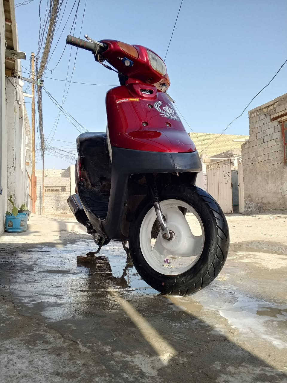 سلام عليكم دراجه بطه للبيع دراجه نضيفه مكينه مامفتوحه مكان نجف كوفه شارع المطار ***********
سعر 200وبيه مجال 
ملاحضه دراجه حاليا حربيه وغراضه موجوده
