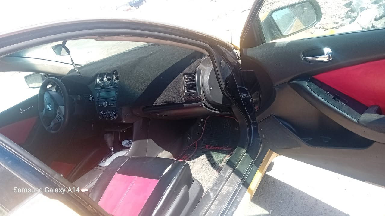 السلام عليكم نيسان التيما 2007  صدر تخم تاير كله جديد سنوية عضم عاج تنتهي ب 2027  مصفرة هيئة  ابو السنوية من بغداد.     بحي الجهاد ساكن  بس ماندله اكفلها سرقه وعشائر يعني تاخذ مني سيارة لتخابرني بعد انت تروح تحول اني مادخلني عليها غرامات 300 الف كله ع المشتري تخم تايروصدر كله جديد باور ستيرن ثگيل  لايت دشبول كله شغال جامه مبدله جديد تبريد ميشتغل ماعرف شبي مكاني ديالى للاستفسار الاتصال ع الرقم *********** سعر 60 وبيها مجال للشراي
