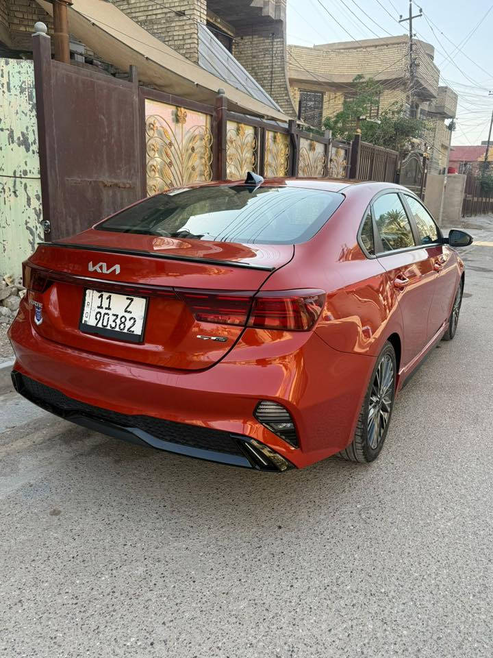 ا فورتي 2023 - GT Line (مواصفات مميزة) 🔥

المواصفات :

• الموديل: 2023.

• المحرك: \bm{2000} دوش (DOHC) - أداء قوي وسلس.

• المسافة المقطوعة: 24 ألف ميل فقط.

• اللون: مشمشي 

المواصفات والكماليات (GT Line):

• بصمة تشغيل وبصمة أبواب.

• تشغيل عن بعد.

• ستيرن حرف D (رياضي) مع تحكم كامل.

• شاشة كبيرة، كاميرا، وحساسات.

• نظام قيادة رياضي وشكل خارجي هجومي.

•كشنات جلد مطرز GT

حالة الحادث والضرر:

• الضرر: جاملغ وبابين (مبدلات نفس اللون/درجة أولى).

• الايرباك: سليم (بدون ايرباك).

• الشواصي والدواخل: سليمة بشرط الفحص.

• الرقم: بغداد (لوحة نكليزي جديدة).

• الموقع: بغداد.

• السعر المطلوب: 146 ورقة (\bm{14,600}) وبيه مجال طيب للشراي.

للتواصل والاستفسار (صاحب السيارة):

📞 ***********
