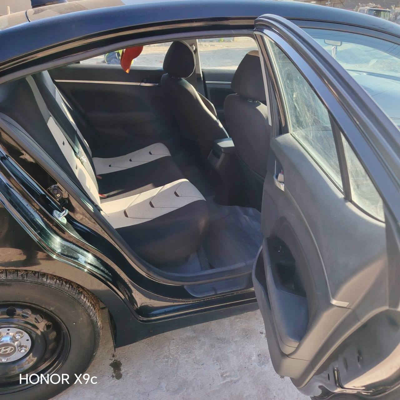 سلام عليكم الانترة موديل 20 سيارة كندي بسمي ماشية 130 اشاير بل مري دفءة كشنات ستيرن تدفة  صور الحادث مرفق ‏‪***********‬‏
