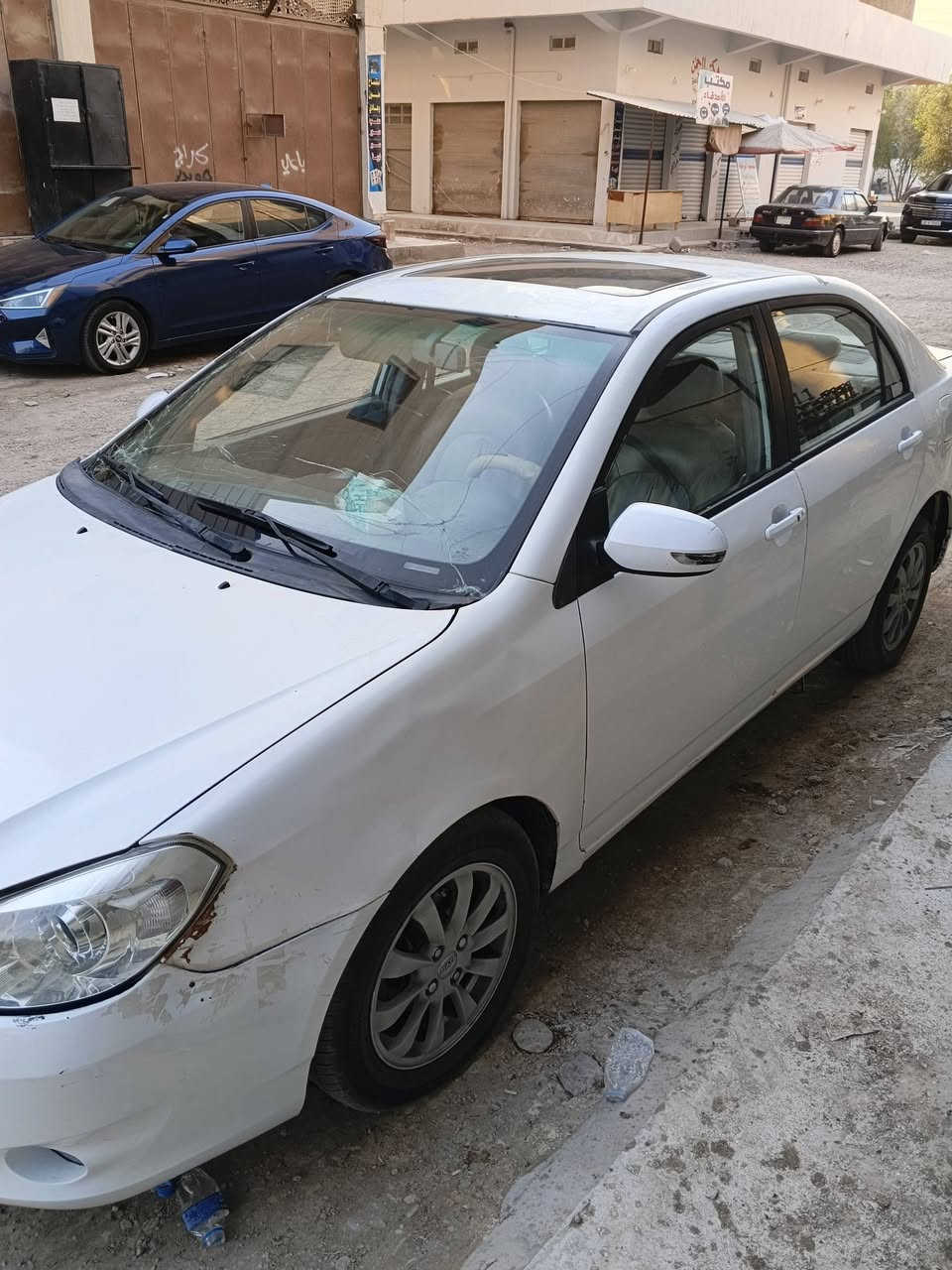 بي وايدي موديل 14 سياره خير من الله 
كفاله عامه من شواصي وكشر وكير ومكينه 
تبريدها شغال بصمه ما محوره بلاد مكينه 1500 توين تيربو 
***********
 مكاني ديالى بعقوبه خان بني سعد
