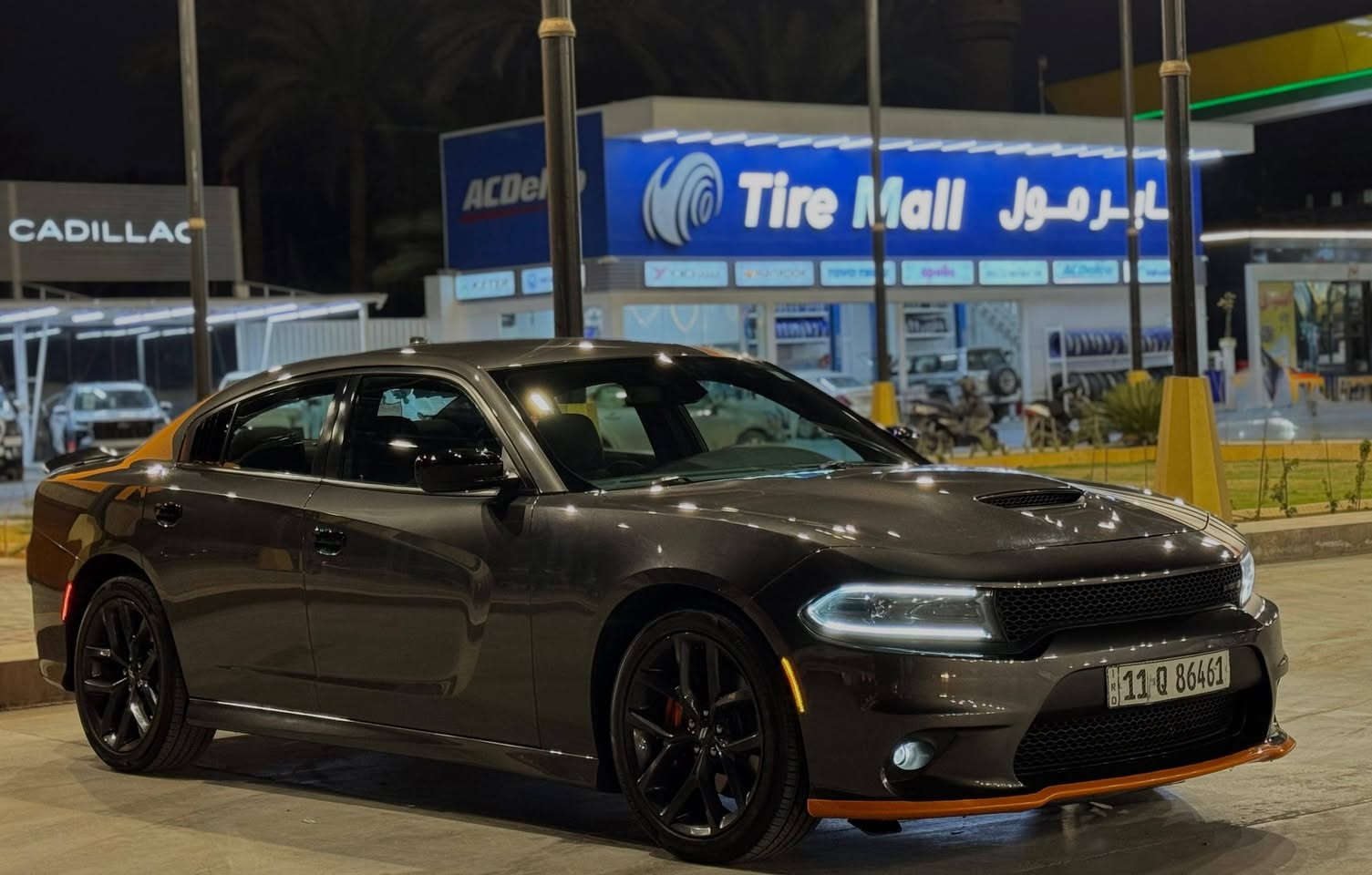 ياالله 🤲🏻 دودج تشارجر 2023 GT سوبر تراك باك بلاك توب 🔥 ((بيع فقط)) 🙏 
ماشيه 40 الف mi 
السياره جديده ومال جني شباب مابيها نقص مصروف عليها كلش هوايه مجهزها من كلشي 
حادثها موضح بالصور ربع الجاملغ والبنيد والجاملغ الثاني بي شويه بارد بدون دواخل وبدون ايرباك السياره ✅
المواصفات
♦️ محرك 3.6
♦️ شاشه كبيره تدعم ابل كار بلاي
♦️ كشنات كهرباء
♦️ كشنات حضن
♦️ منظومة زنون
♦️ شفتات ستيرن
♦️ ويل كب حجم 20 بلاد
♦️ سوبر تراك باك الك الحريه تتحكم بكلشي
♦️ سستم صوت سماعات الباين
♦️ حساس خلفي
♦️ تشغيل عن بعد
♦️ بصمتين بصمه عدد 2
♦️ قطعتين تبريد
♦️ مسويلها اورنج اديشن بالكامل 🧡
وباقي المواصفات المعروفه ✅ 
السياره جديده جديده بمعنى الكلمه لوك
جاهزه من كير ومحرك وحداديه وكهربائيات وتدفئه وتبريد وتخم تاير وشكلها ودواخلها احلى من الصور نصبتهه تخبل 🔥
رقم بغداد مشروع وطني الدولي الجديد
هزتها جديده سنويه لل2030 ✅
مكاني بغداد الكريعات
السعر 248 وبيها مجال كلش بسيط
هـ*********** الشراي يتصل فقط
