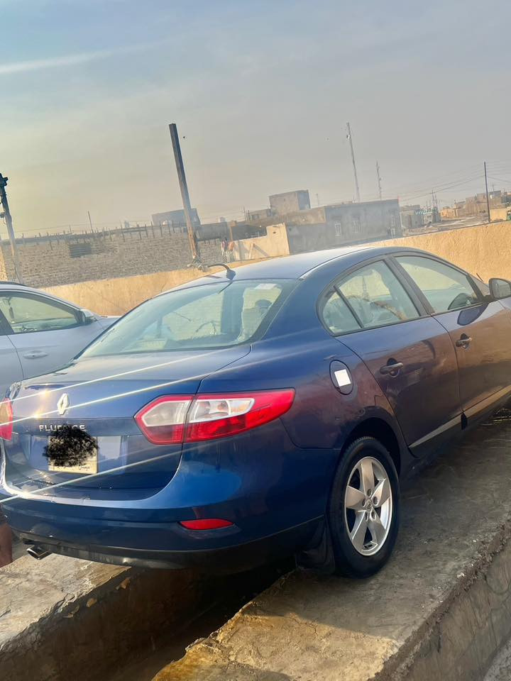 السلام عليكم  رينو فلونس مديل ١٣ فرنسي قبق اصفر المرغوب حداديه وباتري وتخم تاير جديد مكينه وكير خير من الله جاهزه للاخير مسويله ادامه كامله 
ماشيه ١٥٠ منضومة زنون بيه جراد بلقماره والبنيد تجي تشوف بعينك  مصفره غرامات سنويه ل29
السعر ٦٠
 مكان السياره ميسان ***********
