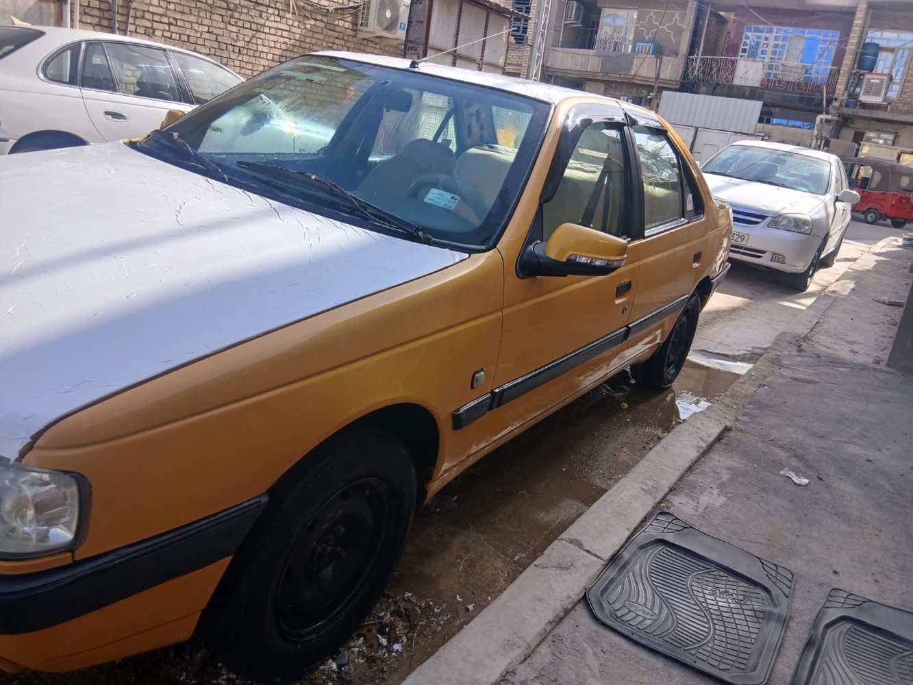 بيجو لميس موديل 2013 سعر30ورقة لمعلومات اكثر الأتصال على هذا الرقم ‭0771 017 1494‬
ممكن تذكر شنو الموديل الكامل للبيجو؟ وهل هي 405/لميز بمحرك شكد؟: 
لميس موديل2013
شنو وضع المكيف والمكينة والكير حالياً؟ بيها أي أعطال أو تحتاج صيانة؟: 
التبريد يحتاجله غاز وصوندة الفان شغال
الأوراق والتسجيل شلونها؟ السيارة جاهزة نقل ملكية أو بعده بيها إجراءات؟: 
اني صاحبها الشرعي وبأسمي على مرور الكاظمية
وين موقع السيارة بالضبط حتى يقدرون المعاينة؟ وهل السعر 30 ورقة نهائي لو قابل للتفاوض؟: 
مكان السيارة بغداد حي الجهاد السعر قابل للتفاوض