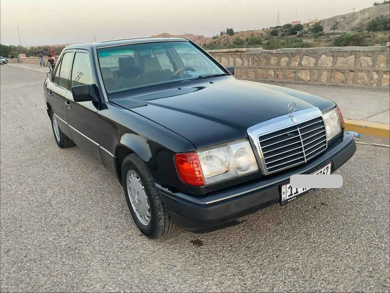سيارة مارسدس دب 300 للبيع مديل 1992 رقم بغداد التواصل مع صاحبهة مكان ديالى حمرين  ‏‪***********‬‏ المقدادية, ديالى
