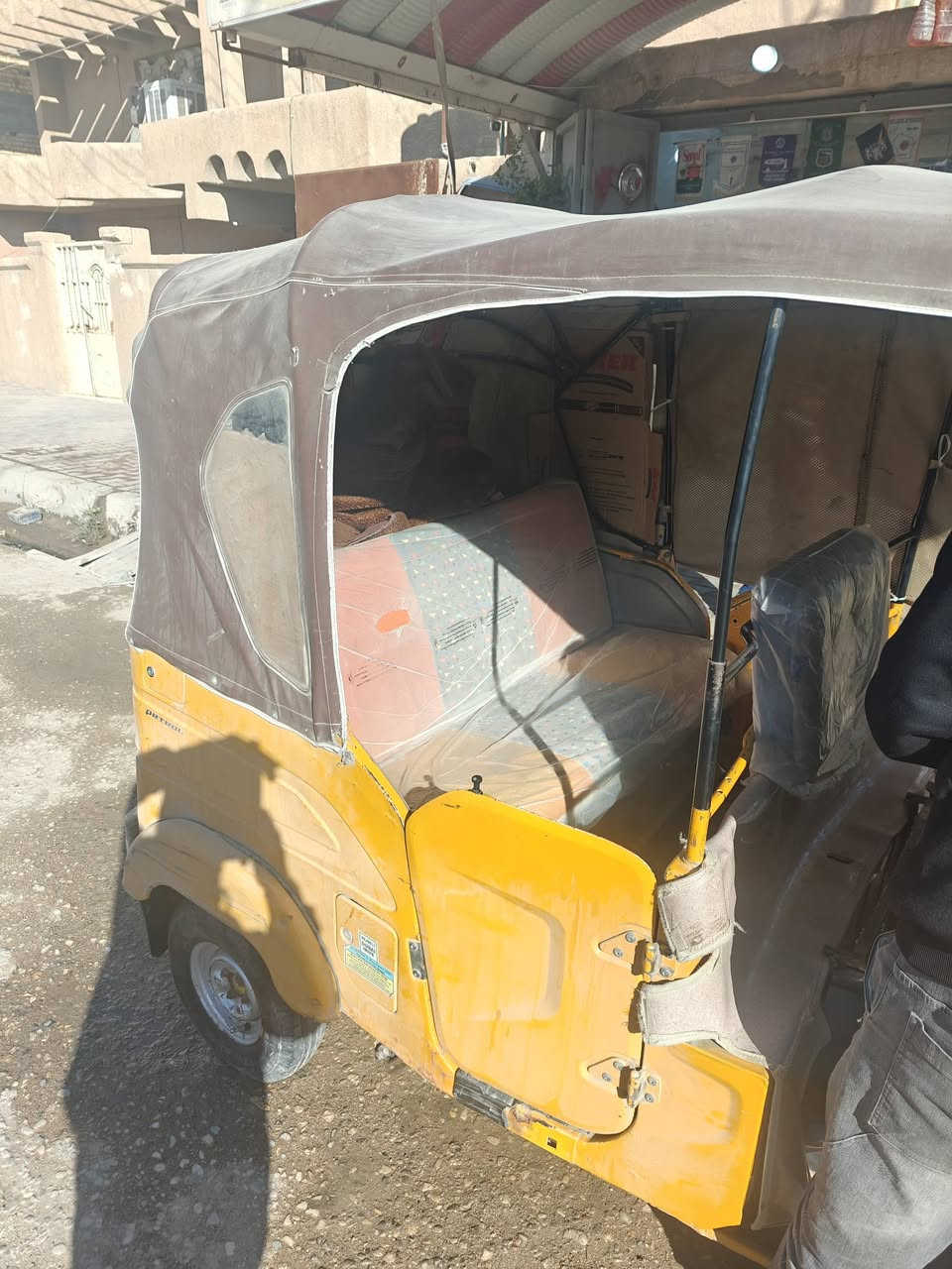 السلام عليكم تكتك للبيع موديل22رقم نازله بل21بيهه ضلره بلصفحه ومعمره مكينه كارتون 7اوبيهه مجال رقم ذيقار للستفسار ***********
