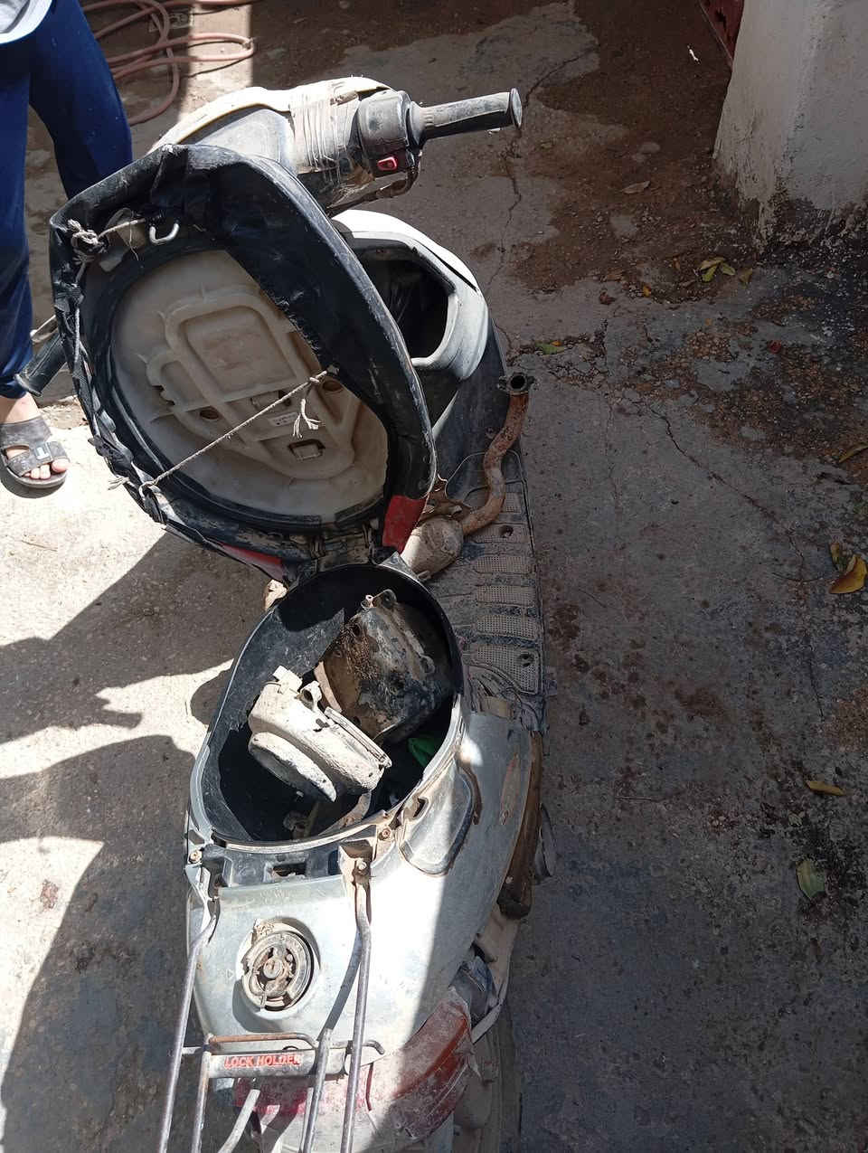 دراجه بطه محتاجه تصليح وترجع تشتغل جديده دراجه حلوه بس محتاج فلوس واريد ابيعهه رايدها 125بيهه مجال
عنوان كربلاء الحر السواده الثانيه
رقم تلفون ***********
