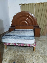 غرفة اخشاب • ٥ أبواب