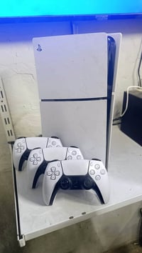 بلي فايف سلم استخدام 4اشهر غراضه كامله مع يدات ثنين اصليه العدد الكلي ...