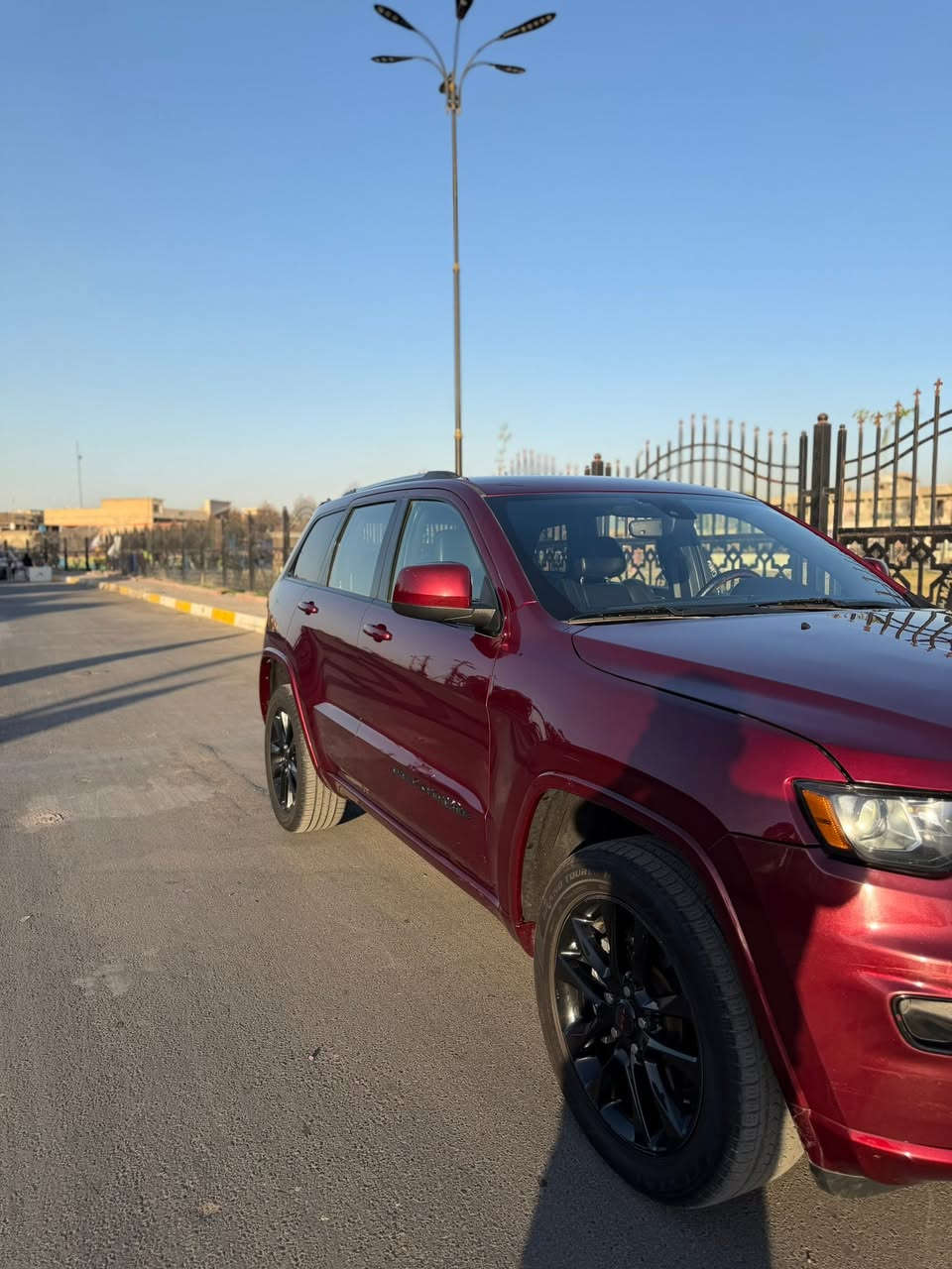 السلام عليكم جيب بلاك توب 
مديل 21
دفع رباعي 4x4

تايرات جدد

صدر امامي خلفي خير من الله

حادثه بنيد وچاملغ نفس لون مبدل وبنيد راجع نفسه بدون قطرت صبغ سياره
سياره اي نقص مابيه وجاهزه من كلشي
مكينه كير كله بشرط وممفتوح
سحبه كلش حلو سياره 
ستخدام شخصي على ايدي 

صور حادثه بل منشور ايرباكات كله سستم
السعر ٢٥٥وبيه مجال

رقم ***********
سياره ماشيه ٥٧
