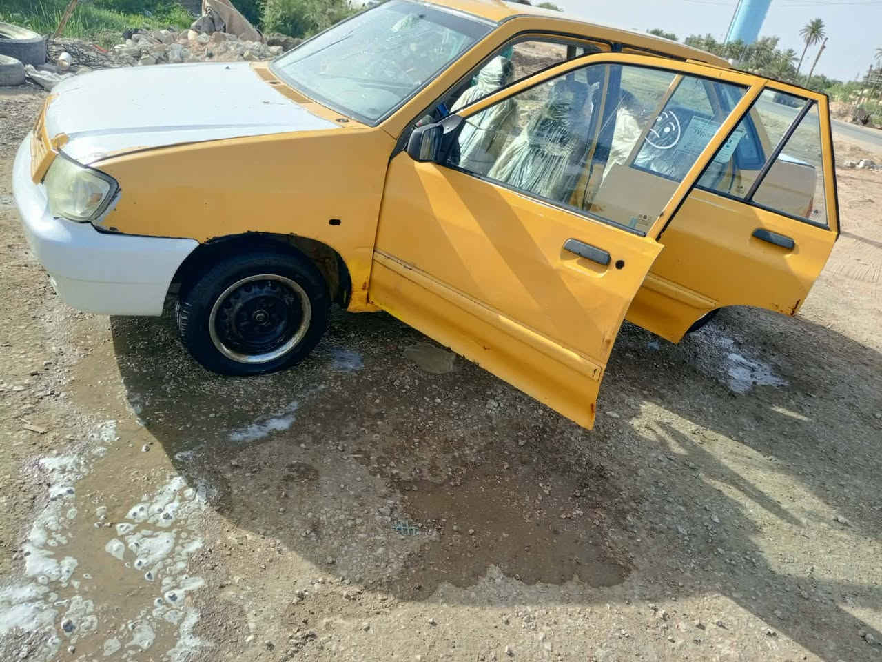 السلام عليكم
سايبه مديل 10 رقم بغداد حداديه جديده غرفه نضيه 
تخم تاير نضيف كهربائياته شغاله كله لايت جديد 
سياره جاهزه متصرف عليه السعر 16بيه مجال 
النجف قضاء المشخاب الهاتف ***********
