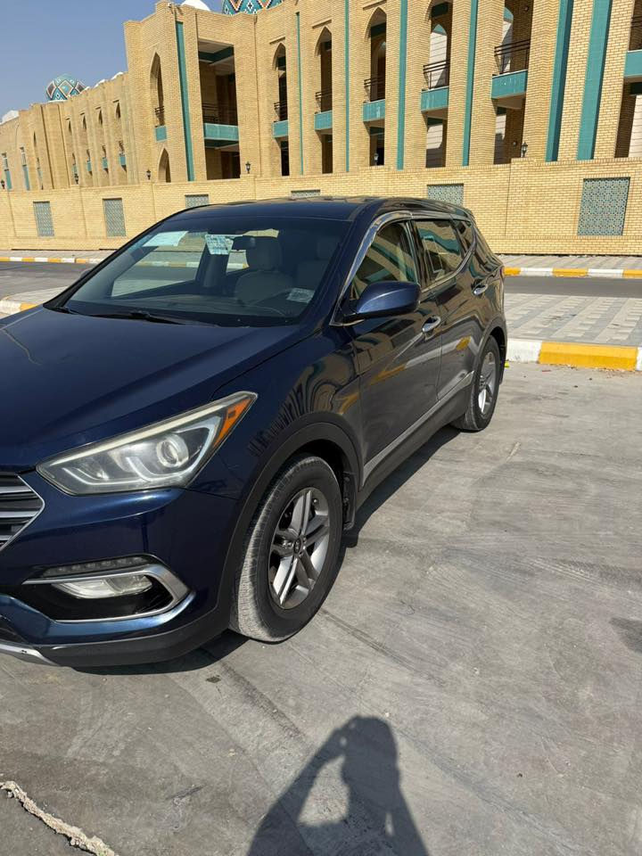 سنتافي 2017 لون حبري وارد امريكي 
محرك السيارة 4 سلندر 2400 sport
حادث السيارة خفيف بدون ايرباك بيها صبغ البنيد واسفل حافة قبغ الجنطة فقط 
5 راكب قطعتين تبريد منفصل 
3 وضعيات قياده 
شاشه كشف اعطال ومثبت سرعه
كشافات لد وبلوجكترات بلاد
رقم بغداد تحويل مباشر  السيارة حيل نظيفه 
عنوان السيارة الكوت مركز المدينة

***********
