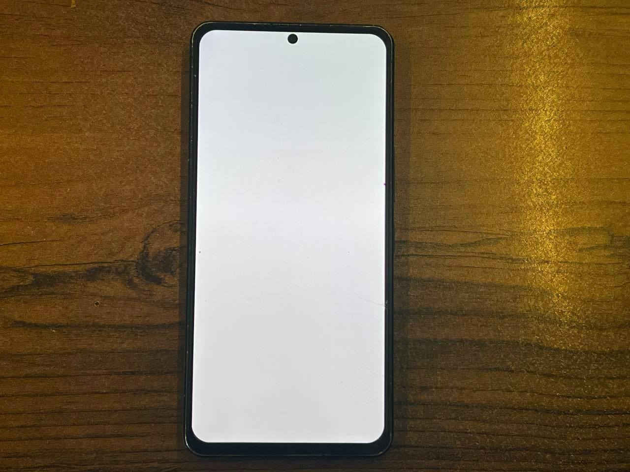جهاز AQUOS R 7 الياباني العملاق للبيع
شاشه 240 هيرتز 
يشغل بوبجي 90 فريم 
ذاكرة 256 
بطاريه 5000 
دبل شريحة الجهاز كلشي بي نضيف و سلس بس الشاشة بيها نقاط ما اتبين مثل ما اموضح بالصوره 
سعر الجهاز 160 الف وبي مجال مو شراي لا تتعامل


**إذا كنت صاحب هذا الإعلان وتريد حذفه لأي سبب، رجاءا أرسل رسالة إلى الدعم الفني**