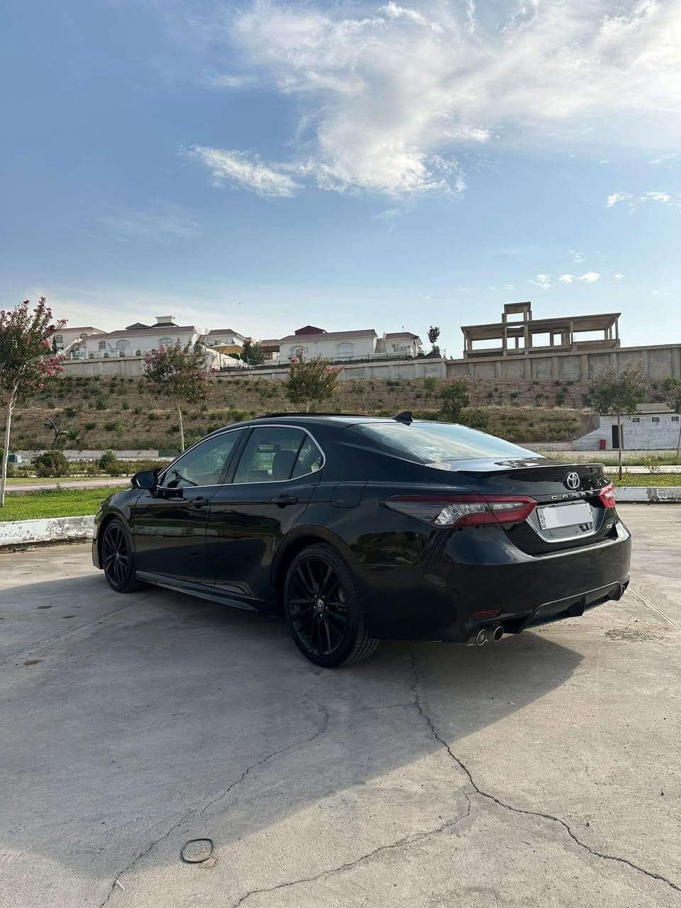 السلام عليكم 
للبيع
TOYOTA CAMRY XSE (2022)
رقم أربيل بأسمي كلشي جديد ممحتاجة ٲჂ̤ شي
4 سلندر 2500 كير 8 نمر
لون السيارة أسود ميتاليك
ماشية 82الف كيلو

فول مواصفات
بصمة
تشغيل عن بعد
فتحة سقف بانوراما
دشبول دجتال 
شاشة كبيرة تدعم ابل كار بلي
شفتات ستيرن 
4 رادارات امامي وجانبي وخلفي وتحديد مسار و مراقبة نقاط عمياء وقيادة ذاتية
8 ايرباك
كامرة خلفية
شاحن لاسلكي
لايتات لد و زينون + بلوجكترات لد
4 جامات اوتو امامي خلفي 
كشنات جلد
كشنات امامية كهرباء وتدفئة
كروس مثبت سرعة
تايرات و ويل مبدل جديد حدادية كهربائيات
ممشتغل بيهة ٲჂ̤ كلوب بل دشبول وبدون مسجات 

بيهة جاملغ امامي جهة راكب مبدل نفس الون بلادي وصبغ حافة البنيد شواصي لغود بدنة كفالة عامة بدون دواخل وبداخل العراق بل جاملغ الخلفي فوك الدعامية صبغ قليل كلش بدون معجون ايرباك فقط ستيرن سستم

سعر 205 
***********
