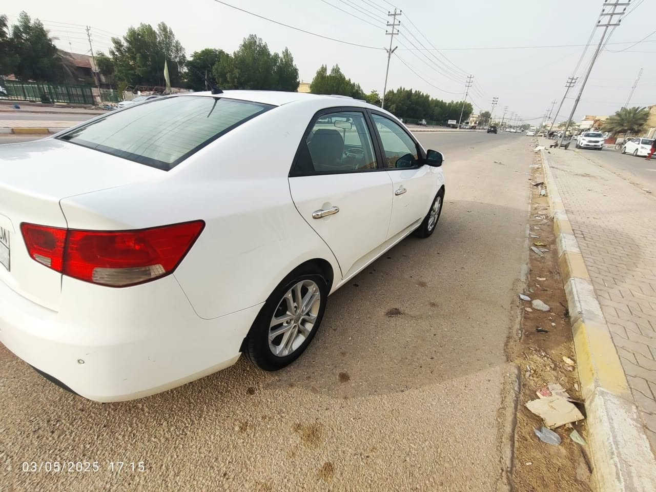 سلام عليكم للبيع سيراتو مديل ١١ رقم اربيل كير مكينة تبريد كله جاهز شرط المكينة بلادي ممفاوحة السياره بيهة فقط بنيد مصبوغ بلادي نفسة بدون داخل والباقي مكفول مكاني النجف الاشرف السعر ٩٢ وبيهة مجال قليل كلش للاستفسار الاتصال ***********
