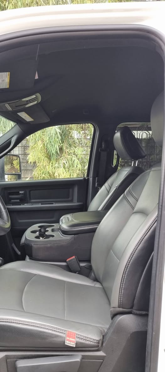 رام حجم ٢٥٠٠
موديل :٢٠٢٣
٨سلندر بانزين
مواصفات:بصمة ،شاشة،دبل اكسل ،كشنات جلد
***********
