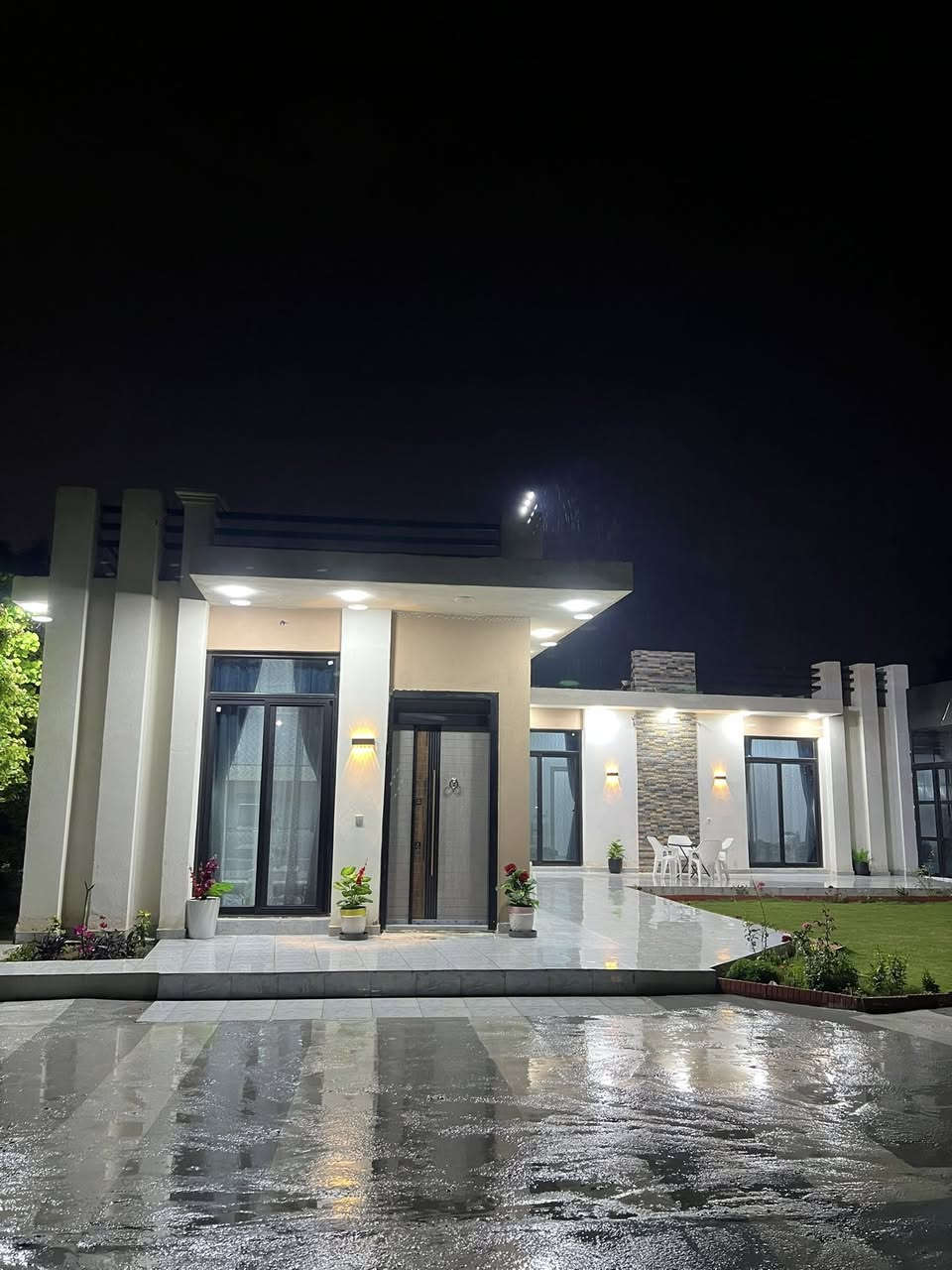 🏡🌳—مزرعة الظِلال vip العائلية—🌳🏡
  موثقة بتطبيق اجرلي ✔️ . نظافة 💯
مسبح مغلق حار بارد ومسبح اطفال🏊‍♂️ 💧 
كهرباء وانترنيت24 ساعة ⌚️ 
العاب بليارد 🎱 منضدة 🏓 ترامبولين. مراجيح.ريشة🏸
العنوان:بغداد التاجي 15 دقيقة عن الكاظمية 
تابعوا حساباتنا نسوي عروض خاصة🔝
للاستفسار واتساب ‭📱0771 319 5374‬
