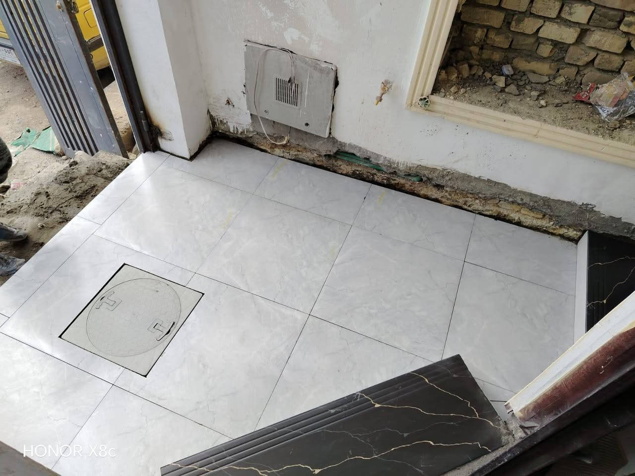 تطبيك جميع انواع السيراميك متفرغ حاليا العمل داخل ميسان فقط واتساب ***********
