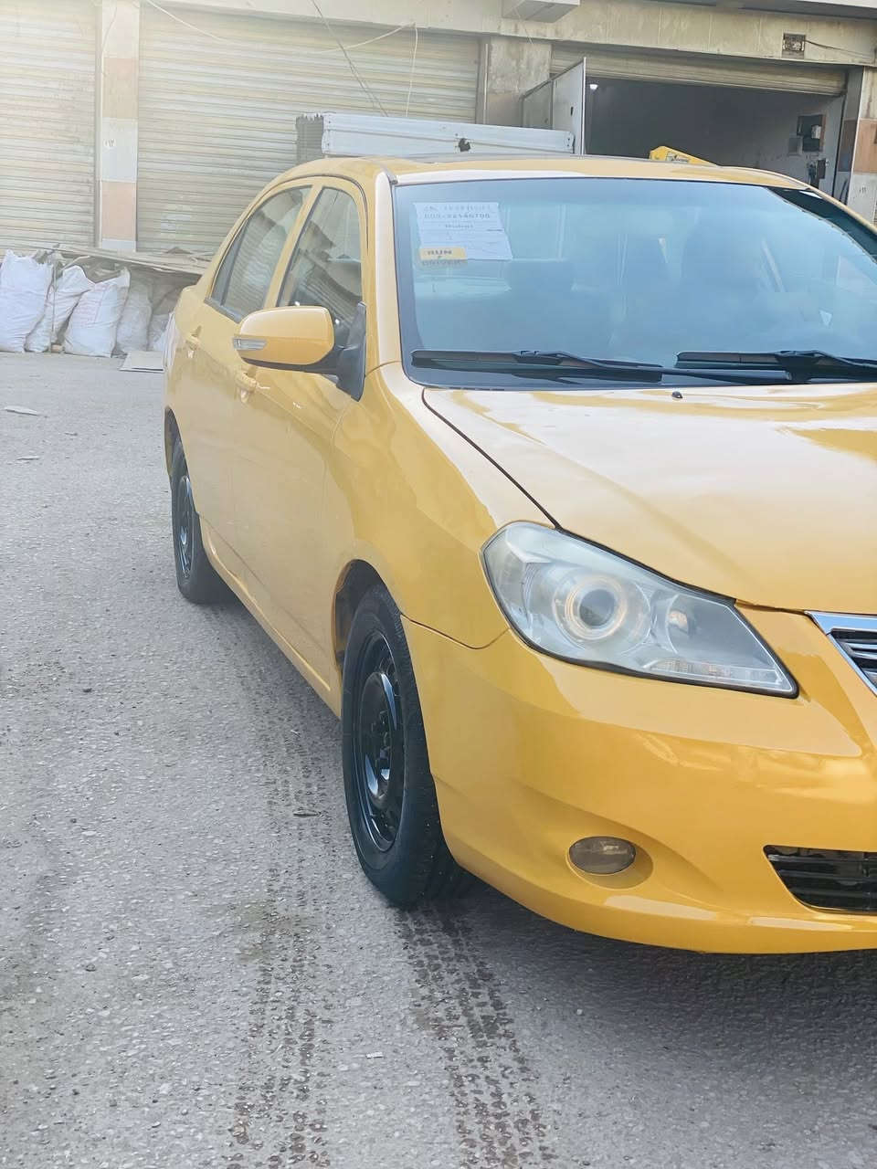 بي وأي دي 2011 محور كير ومحرك كورلا  مصبوغه عام جماليه مكفوله من الحادث رقم كربلاء مداور ثاني يوم 
السعر 40 بيها مجال قليل مكاني بابل حله 
واتساب ***********
