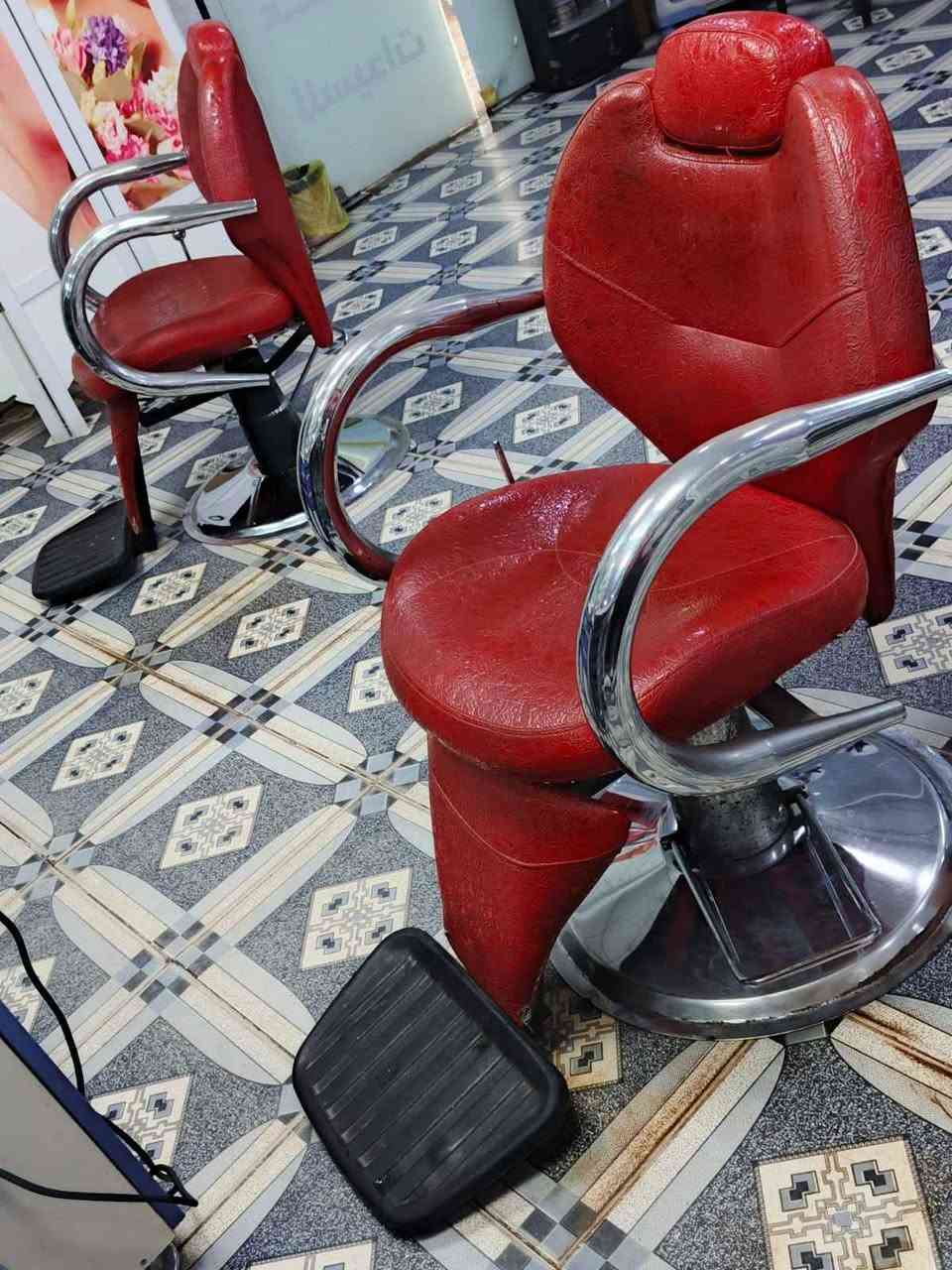 كراسي حلاقه عدد 2 بحاله جيده كما موضح بالصور السعر 170 مكاني بغداد البياع مقابيل هايبر ماركت البياع رقم الهاتف *********** بغداد, العراق
