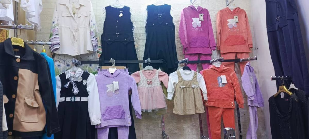 محل ملابس للبيع
المحل كامل اي نقص ما بي 
مسواكه ملابس نسائية واطفال
يحتاجله بس بضاعه 
بسعرة مناسب جداااا 
وايجارة مناسب 
وموقعه تجاري عله شارع العام بسوك الثورة 
والمحل يمشي وخير من الله 
سبب البيع عدم التفرغ 
عدت النشر بسبب الوعود الكاذبه
سعر المحل 3 مليون ونص


**إذا كنت صاحب هذا الإعلان وتريد حذفه لأي سبب، رجاءا أرسل رسالة إلى الدعم الفني**