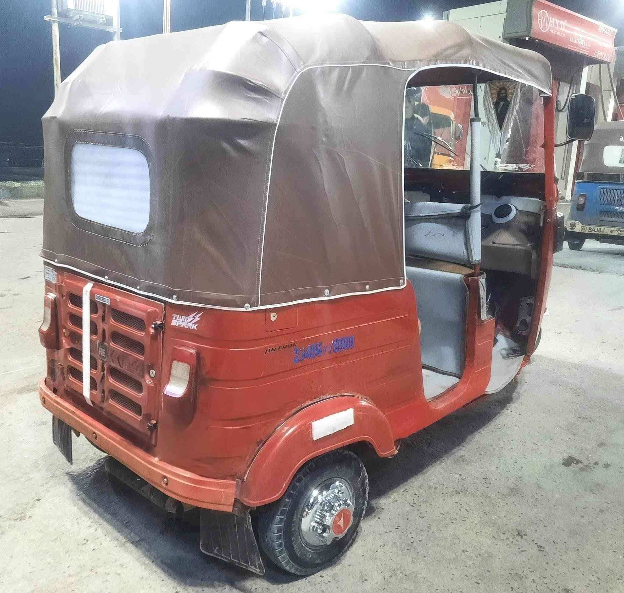 تكتك بجاج موديل 18 شهر 12
رقم وسنويه تحويل ثاني يوم
مكينه 20 مجفت شركه
تكتك مصبوغه جماليه
العنوان بغداد مدينة الصدر
السعر 4700 وبيه مجال لشراي 
***********
