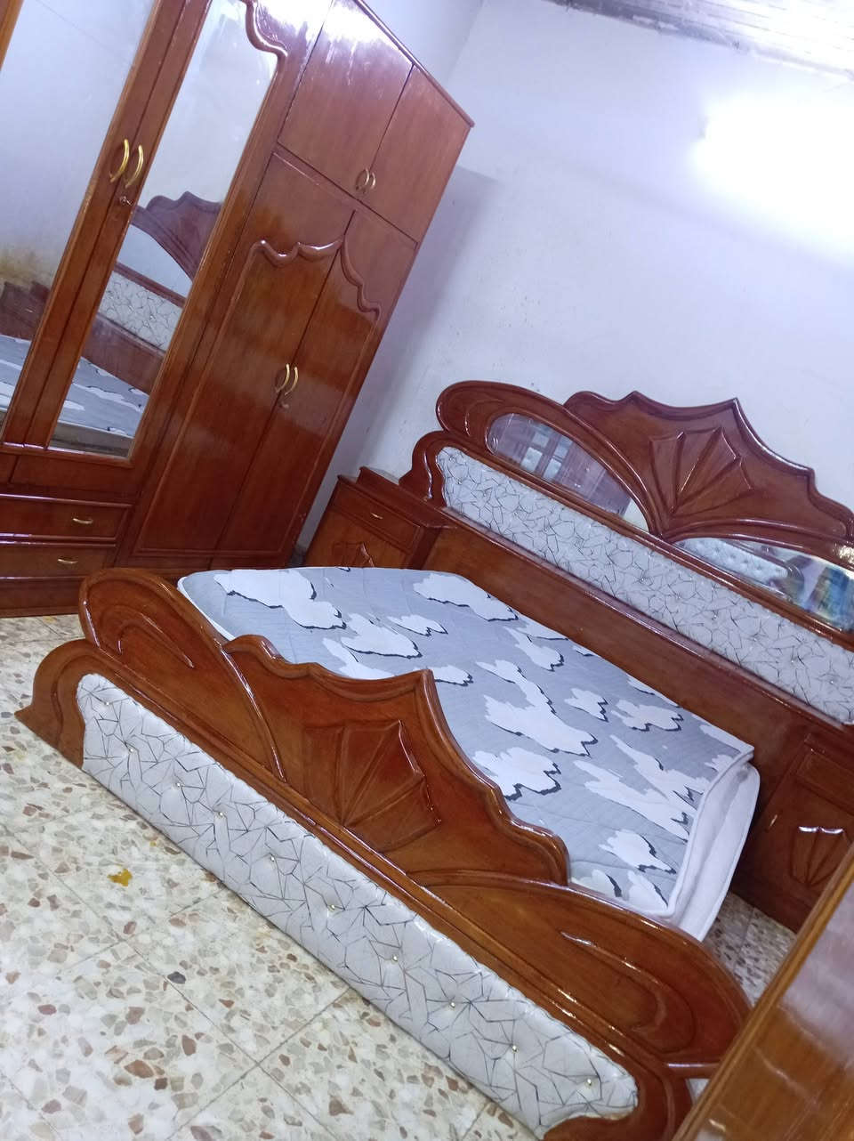مكلف بلنشر غرفه تسكام نجاره صاج داخل وخارج ظهر جرجوبه 850 وبيه مجال مكانه حله للإستفسار الاتصال بلرقم ***********

