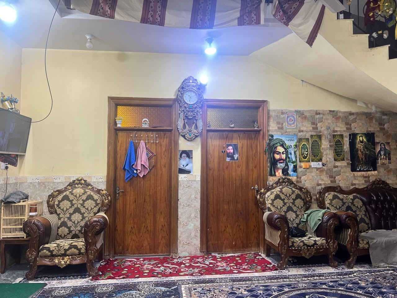 السلام عليكم بيت للبيع المساحه 230 م زراعي سند25 كهرباء مجاري   العنوان دور النفط قرب شركه نفط ميسان البيت كامل قاطين كونكريت للستفسار ***********
