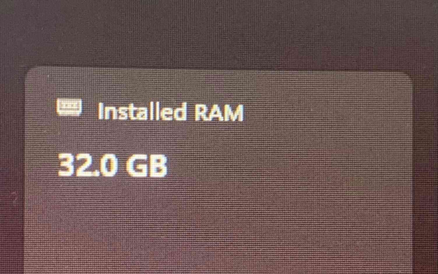 Ram / 32 GB DDR4 XPG RGB
التردد / 3200 MHz
السعر / 350  الف 
متوفر توصيل كل المحافظات
التواصل واتساب / ***********
