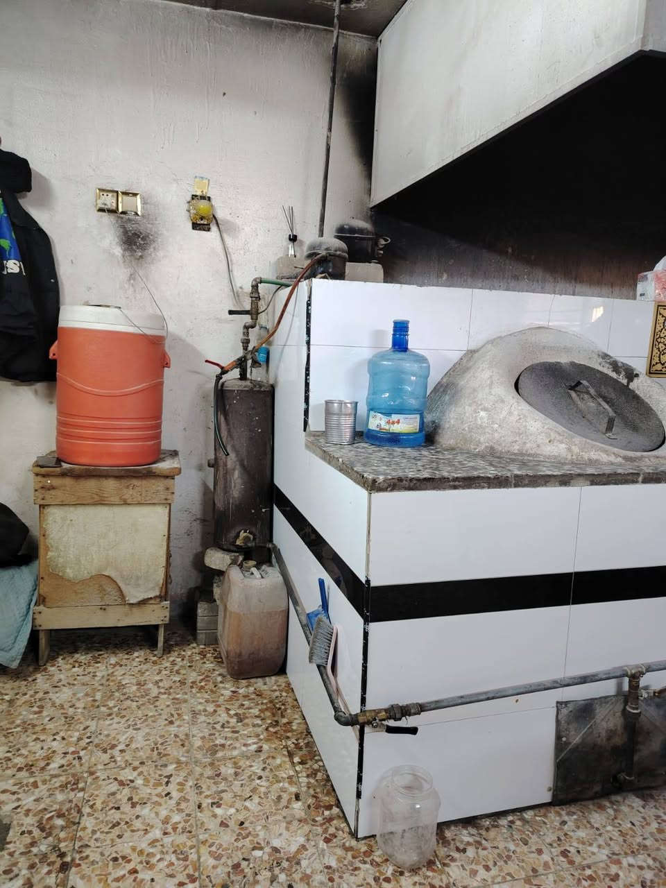 سلام عليكم مخبز للبيع لعدم التفرغ المخبز بي اجازه مال نفط العنوان نجف حي ميسان شارع البوريات قرب اسواق العال الاستفسار ***********
