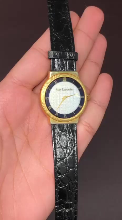 Guy laroche
كوارتز سويسري 
ماكنة صفراء 
طلاء ذهب

السعر ( 30 الف فقط ) 
متوفر توصيل جميع المحافظات 🚕


**إذا كنت صاحب هذا الإعلان وتريد حذفه لأي سبب، رجاءا أرسل رسالة إلى الدعم الفني**