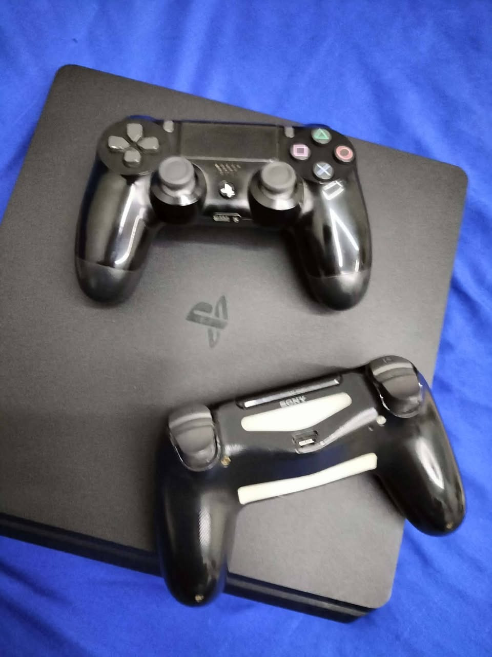 سلام خوتي كاين حبا ps4 slim ولا يبدلي بواحد مفلاتشي, ولي مهتم يجي prv.


**إذا كنت صاحب هذا الإعلان وتريد حذفه لأي سبب، رجاءا أرسل رسالة إلى الدعم الفني**