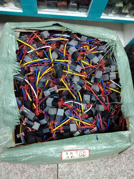 سلام عليكم 
كتفات أنواع 
أسعار مناسبه
***********
